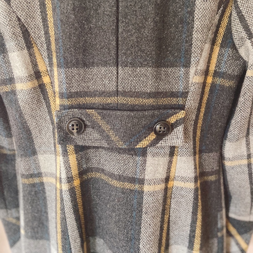 Coat - Picture 3 of 6